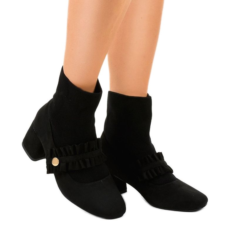 Černé velurové lodičky na sloupku JM8118Y černá 1