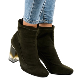 Zelené semišové kotníkové boty na sloupku H8-93 zelená 2