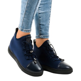 Tmavě modré, izolované vysoké tenisky s klínkem XY-35 námořnická modrá 1