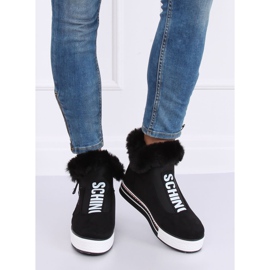 Černé izolované tenisky NB311 Black černý 2