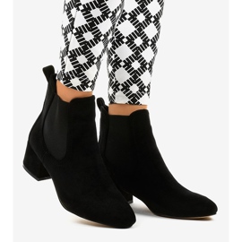Černé kotníkové boty s elastickým 8012-PA černá 2