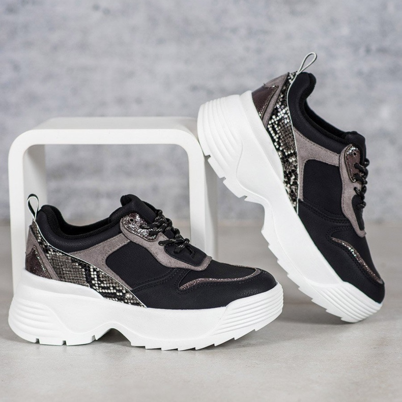 Snekaers na platformě VICES černý 1