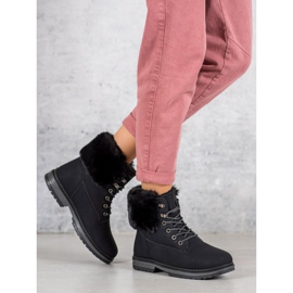 SDS Černí lovci s kožešinou černý 1