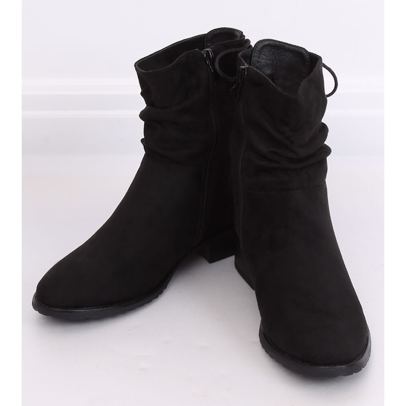 Černé dámské ploché kozačky B-09 Black černý 1