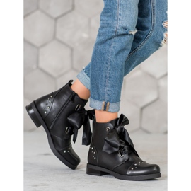 Bestelle Boty na stužce černý 1