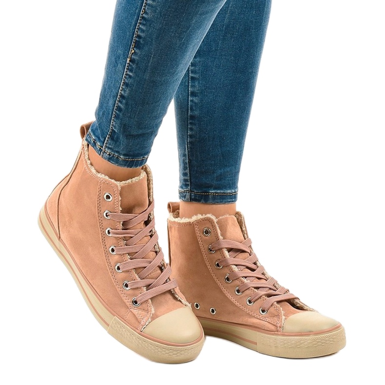 Růžové izolované tenisky T-040 černá 1