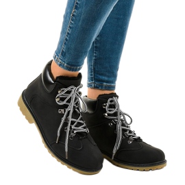 Černé zateplené boty DS1702 černá 1