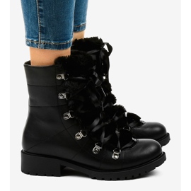 Černé zateplené boty K90 černá 2 Černé zateplené boty K90 černá 2