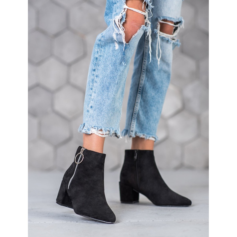 SHELOVET Suede Booties In Spitz černá 2