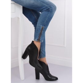 Černé boty s výřezem černé RB38P Black II Quality černý 2
