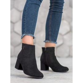 J. Star Boty Na Postu černý 2