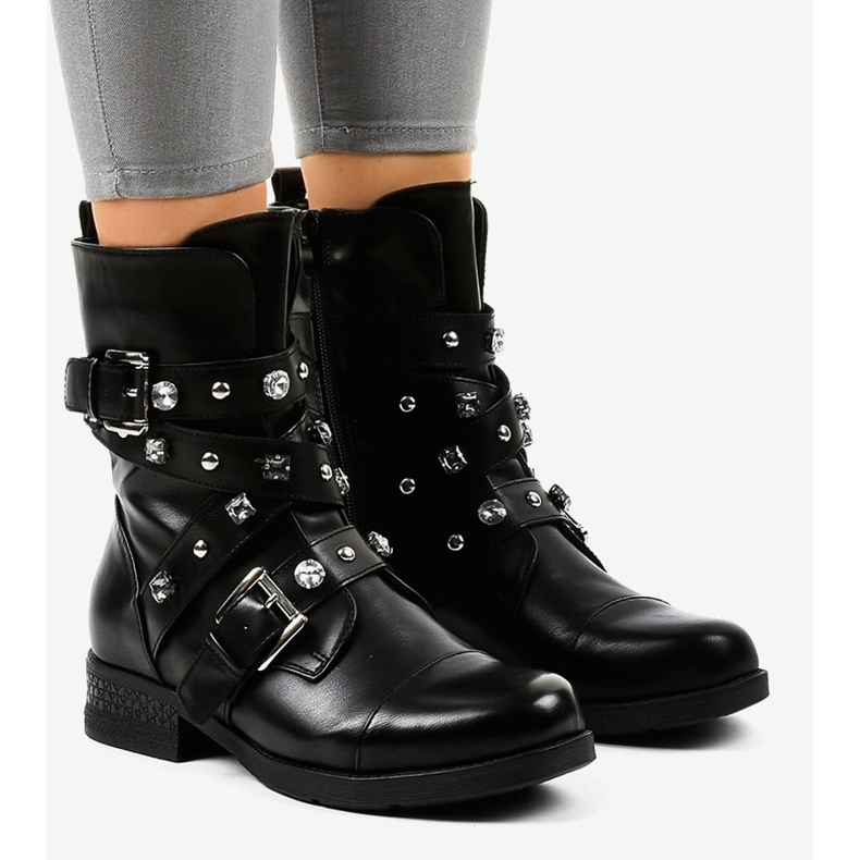 Černé vysoké izolované boty zdobené 88093 černá 1