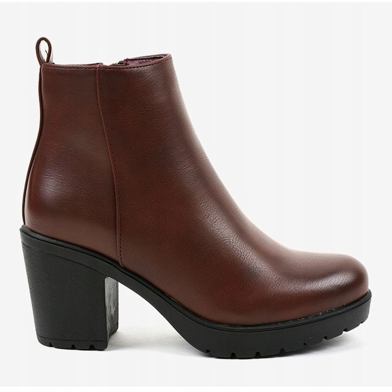 Vínové boty na sloupku BM172 červené 2