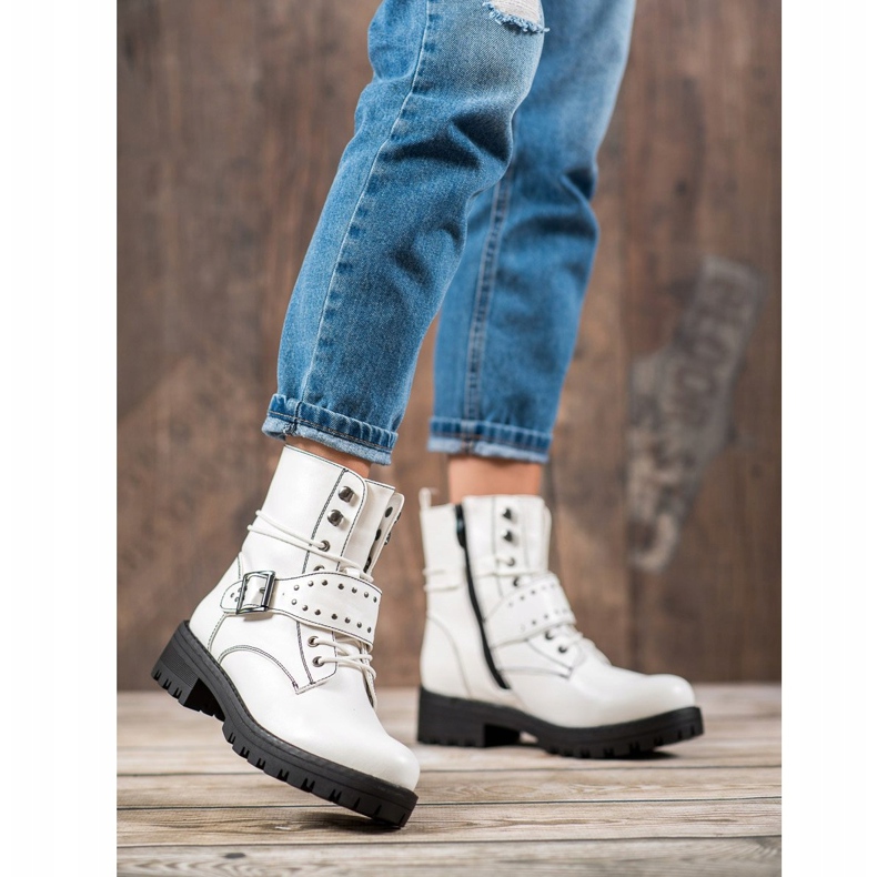 Goodin Bílí dělníci bílý 1 Goodin Bílí dělníci bílý 1