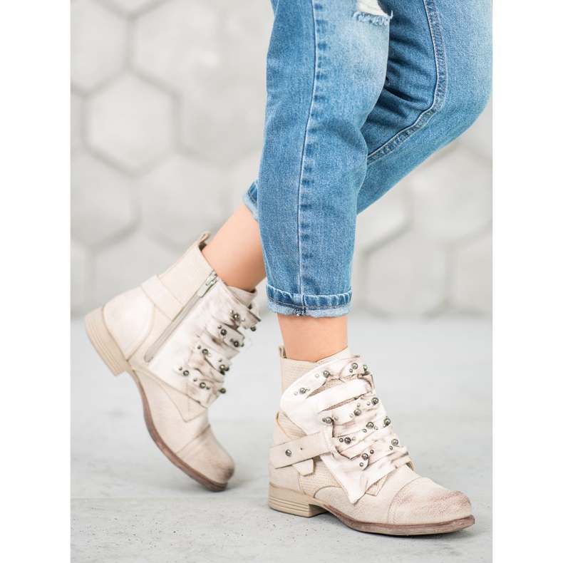 SDS Béžoví dělníci béžový 1