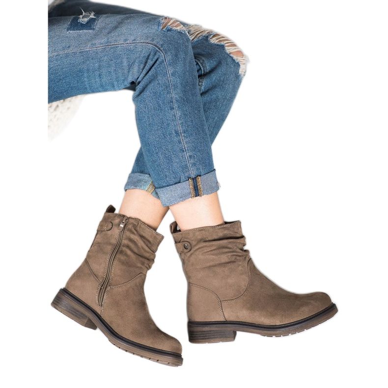 J. Star Hnědí dělníci hnědý 2