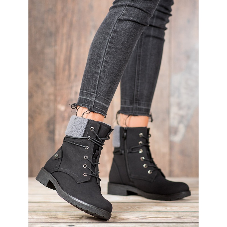 Kayla Lovci s ovčí kůží černá 1