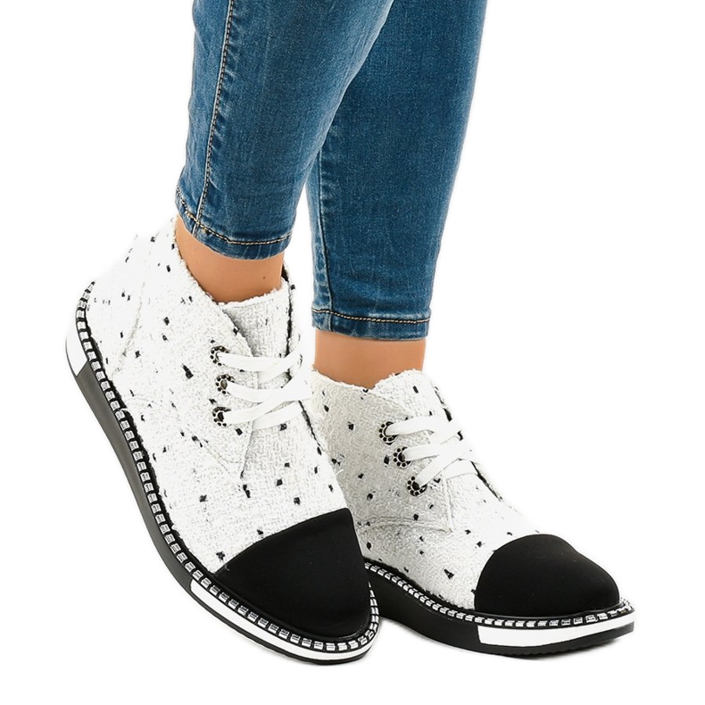 Bílé šněrovací boty TS1811 bílý 2