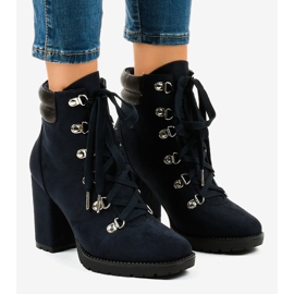 Námořnické modré semišové kotníkové boty na sloupku 8992 námořnická modrá 1