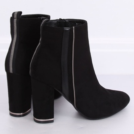 Černé kozačky na vysokém podpatku M378 Black černá 2