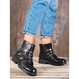 SHELOVET Černí dělníci černá 1