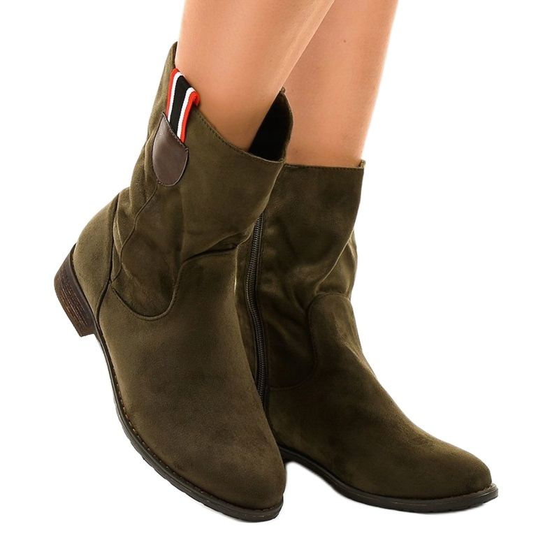 Zelené izolované ploché boty 99-110 zelená 1