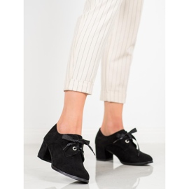 SHELOVET Svázaná čerpadla na pilíři černá 2