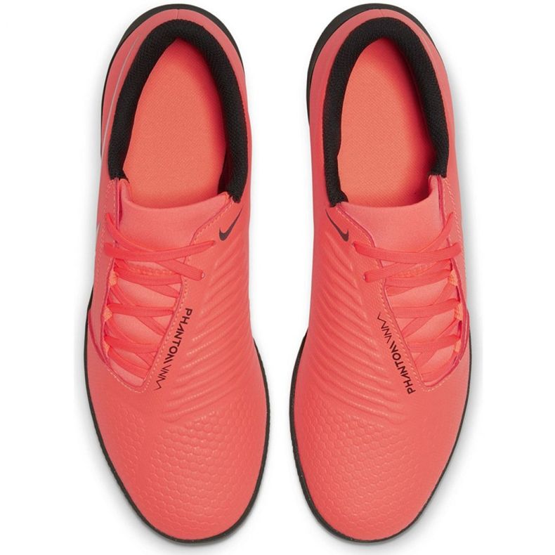 Kopačky Nike Phantom Venom Club Tf M AO0579 810 vícebarevný pomerančový 1