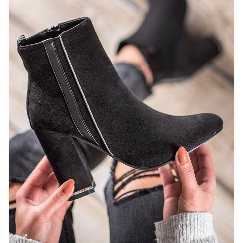 Erynn Semišové kozačky s ozdobným páskem černá 1