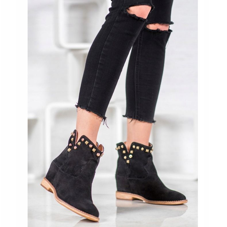 Bella Paris Kovbojské boty s tryskami černá 1 Bella Paris Kovbojské boty s tryskami černá 1