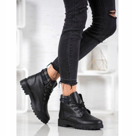 SHELOVET Pohodlné lapače na platformě černý 2