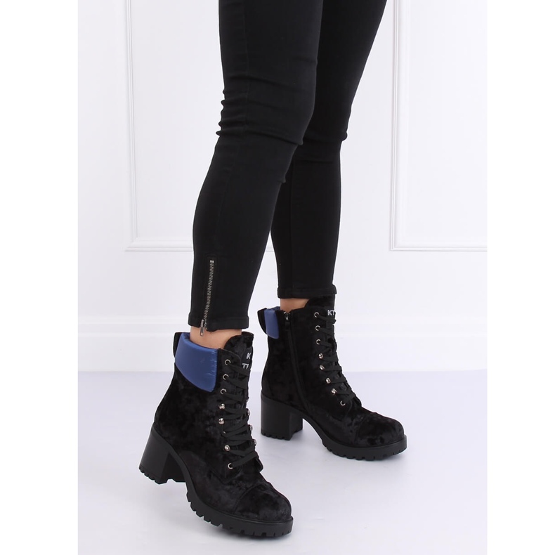 Pracovníci černého veluru K1835203 černoch černá 2