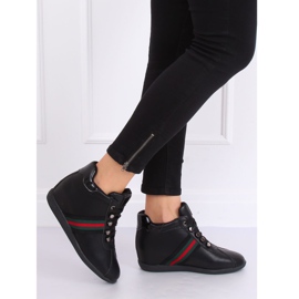 Černé boty na skrytém klínu K1833909 Negro černý 1