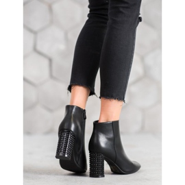 SHELOVET Boty s ozdobnou patou černý 1