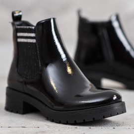 SHELOVET Sportovní boty na platformě černá 1