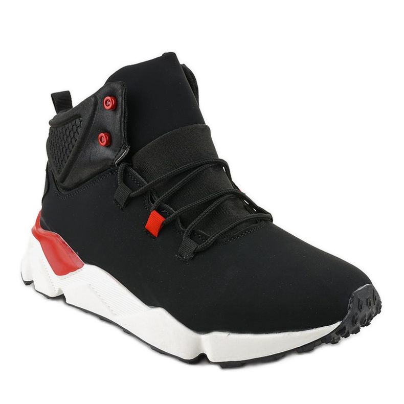 Černé izolované trenéry F35-1 černá 1