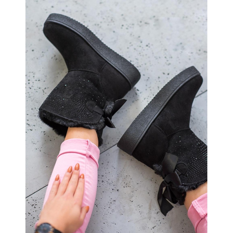 SHELOVET Mukluki s krystaly černý 2