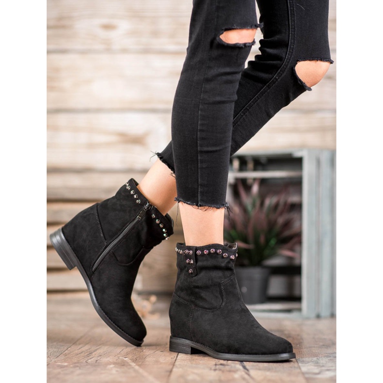 Ideal Shoes Teplé kovbojské boty s tryskami černá 1