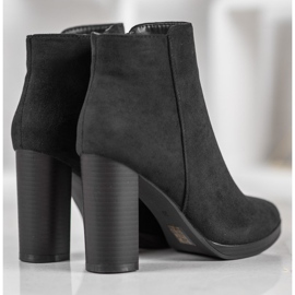 Ideal Shoes Klasické kozačky na vysokém podpatku černý 1