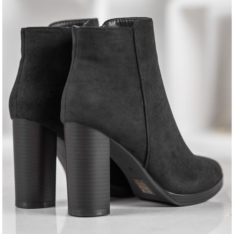Ideal Shoes Klasické kozačky na vysokém podpatku černý 1