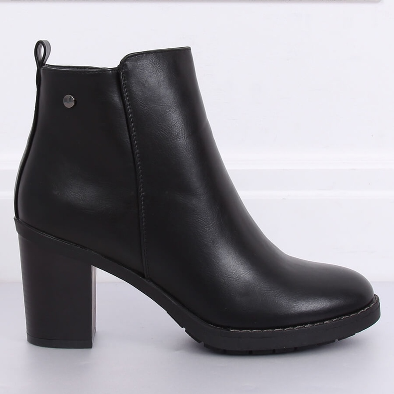 Černé kozačky na vysokém podpatku BM-9077 Black černý 1