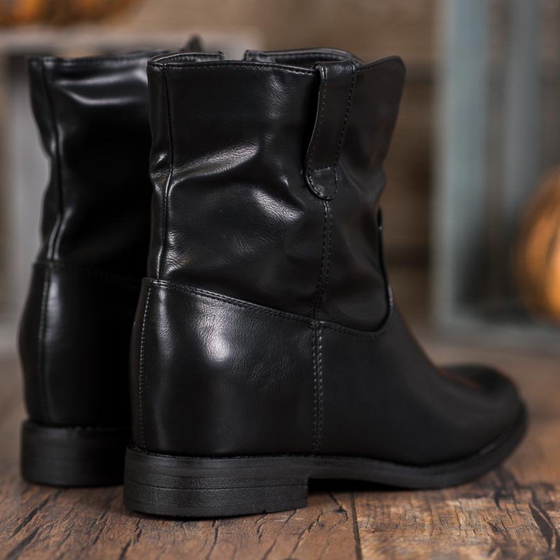 Ideal Shoes Kovbojské boty s eko kůží černá 1