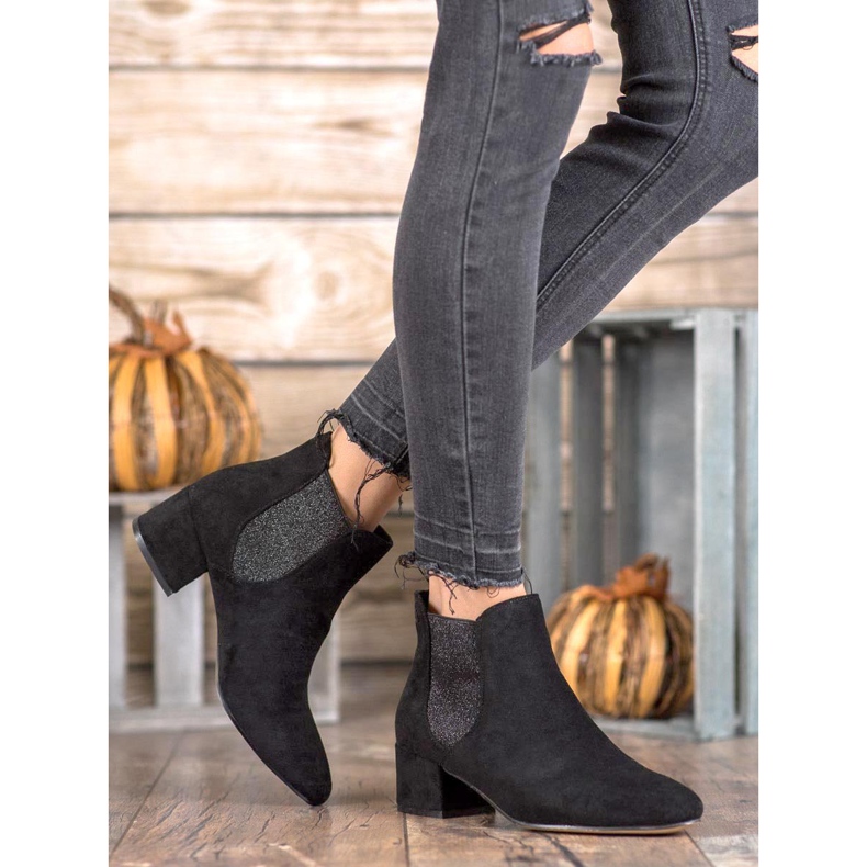 Ideal Shoes Chelsea boty s třpytkami černá 1