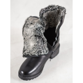 SDS Teplí pracovníci na platformě černá 1