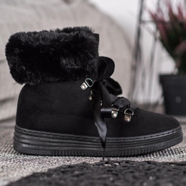 Queen Vivi Šněrovací boty s kožešinou černá 2