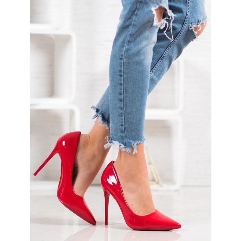 Small Swan Lakované kolíky červené 1