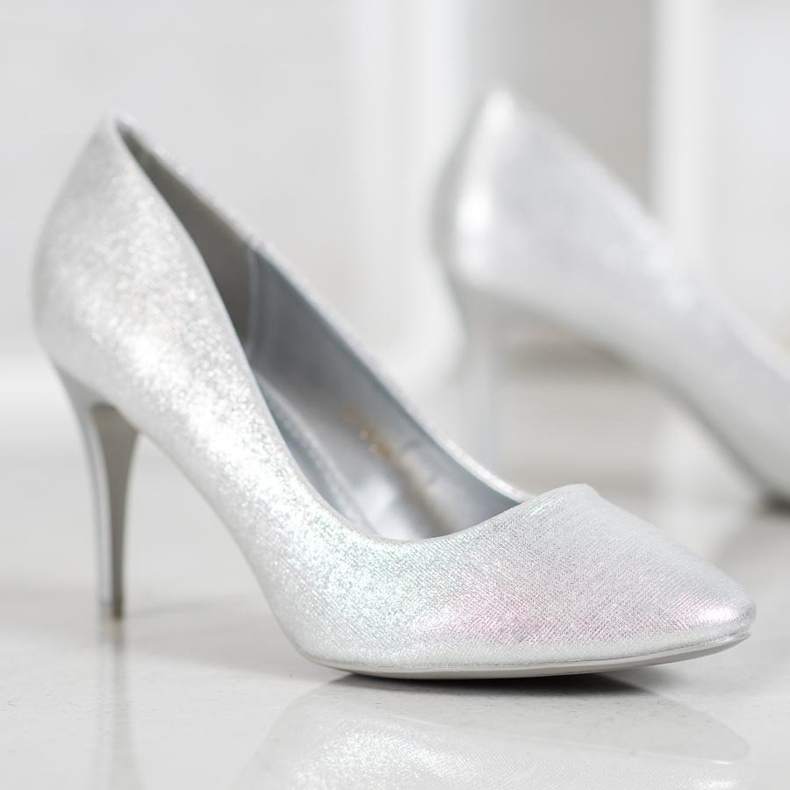 Comer Stříbrné lakované kolíky šedá 2