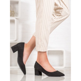 Fama Čerpadla Na Sloupu černá 1