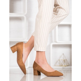 Fama Čerpadla Na Sloupu hnědý 1