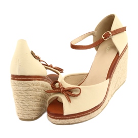 Vices Dámské sandály na klínku hnědý 4